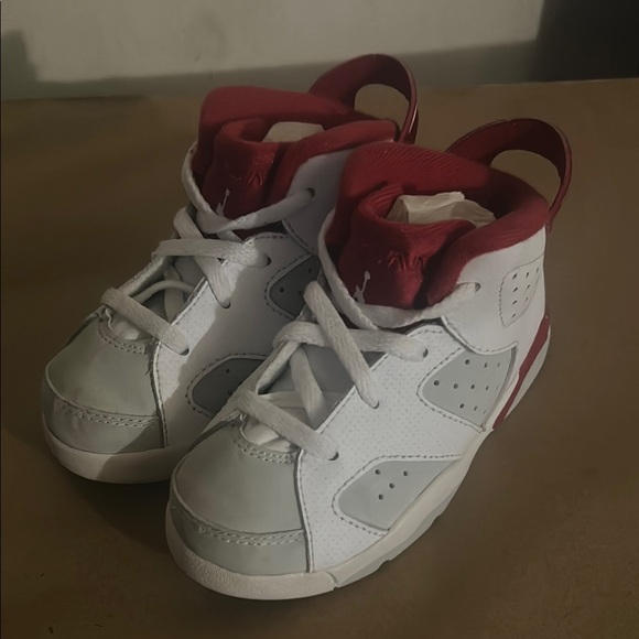 Jordan Kids Sneakers in White and Red - Picture 1 of 7
